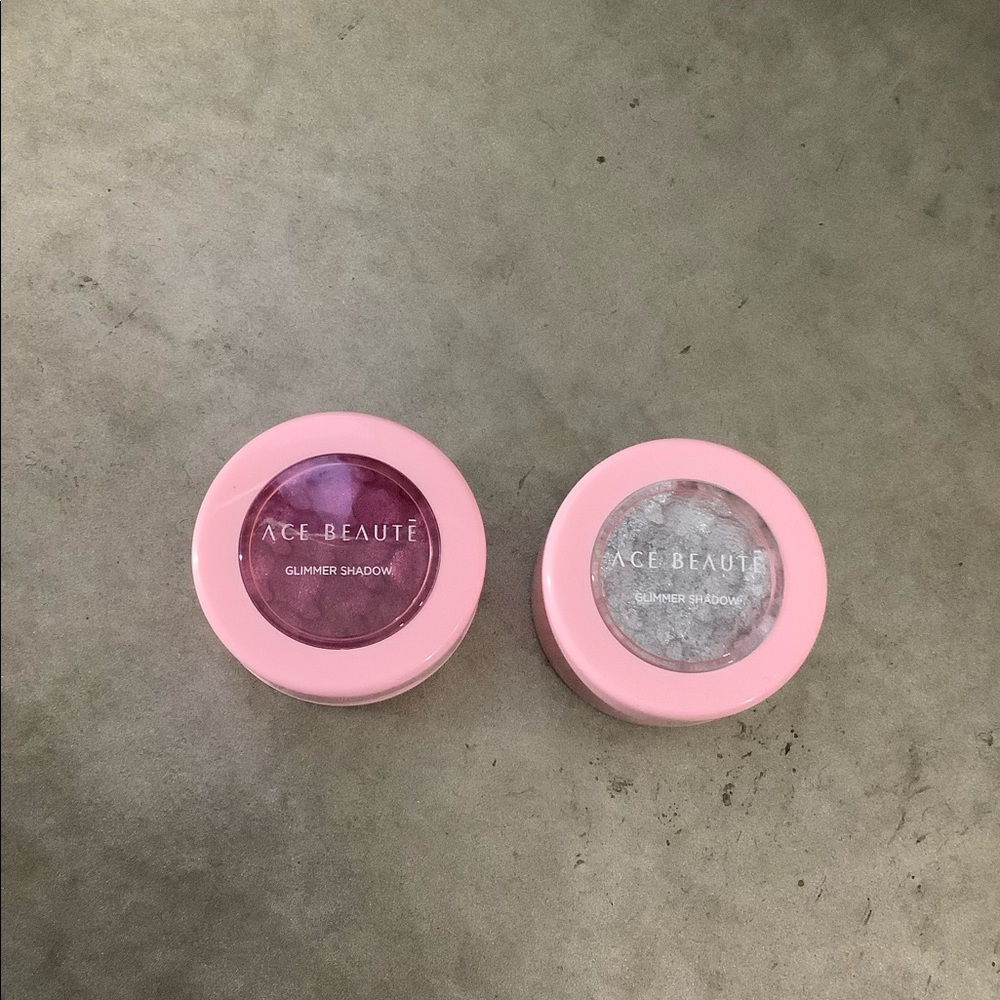 TWO ACE BEAUTĒ GLIMMER SHADOWS